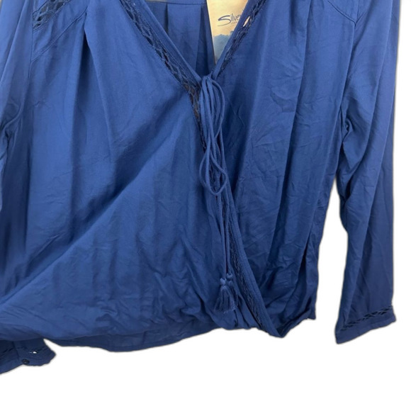 Silver Jeans Co. Navy Boho Twist Front Surplice Blouse NWT Size Small Shayne - Picture 13 of 15